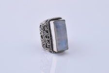 AN-ETNO-MOON-RET-THUMB