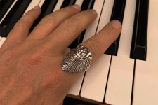 an-arg-man-piano